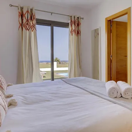 Mares カレタ・デ・フステ